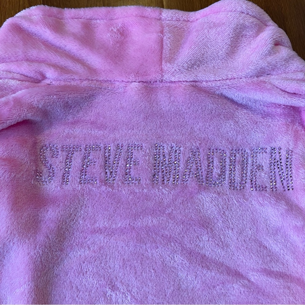 🌴Women’s Steve Madden Bedazzled Fuzzy Robe